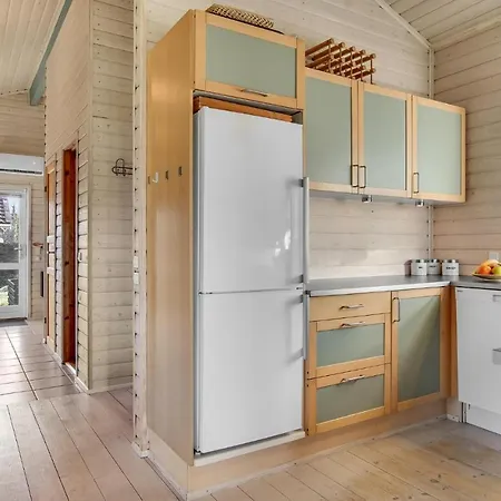 Lovely In With Kitchen * Hals